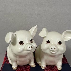 Vintage Quon Quo Japan Pig Salt & Pepper Shakers
